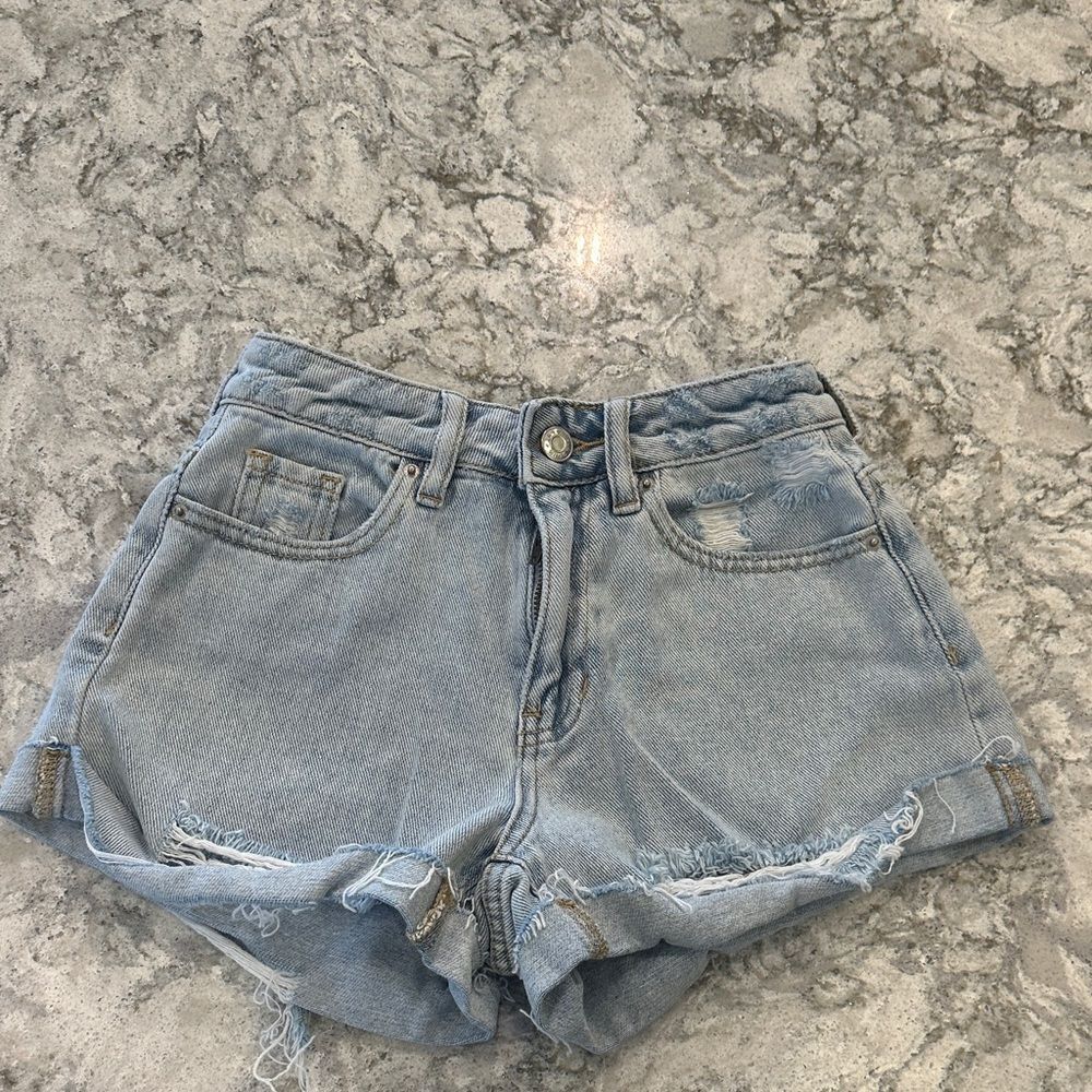 👖 PacSun Mom Denim Shorts – Size 22 (2.5” Inseam)